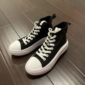 Selling target black and white converse only worn ones